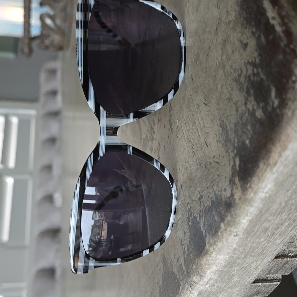 Burberry Black and White Checkered Eyewear - Picture 14 of 15
